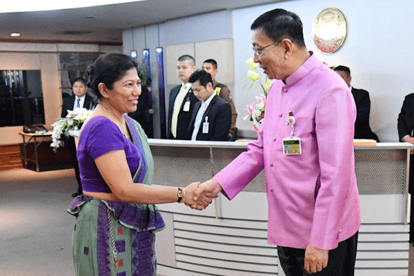 H.E.(Mrs.)Samantha Jayasuriya called on H.E. Pornphet Wichicholchai, President of the Senate of #Thailand and exchanged views on long lasting relationship between the two countries and strengthening links between legislative as well as multilateral bodies of #SriLanka #Thailand