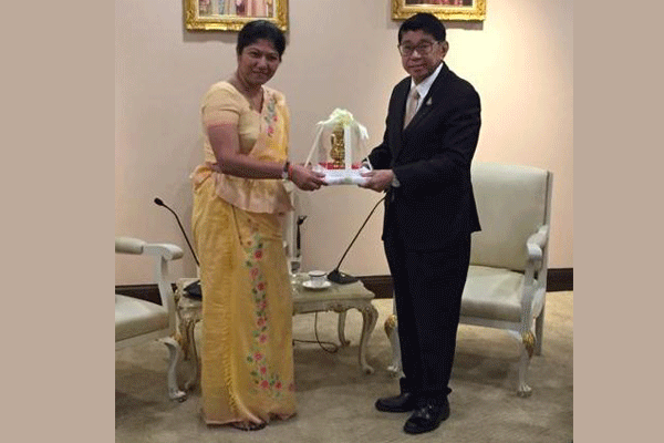 Deputy Prime Minister of #Thailand H.E Wissanu Krea-Ngam assures his support to promote investments in #LK by inviting Thai businesses. The DPM noted the potential of #SriLankan Rubber products, #tourismlk and Buddhist trail tourism to enhance relations between #thai and #LK.