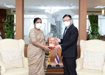 Ambassador of Sri Lanka to the Kingdom of Thailand and Permanent Representative to UNESCAP, C.A.Chaminda I. Colonne called on Director General Pitak Udomwichaiwat of the Department of Foreign Trade of the Ministry of Commerce, Thailand on 18.02.2022 and discussed on enhancing bilateral trade, especially in the tea sector.