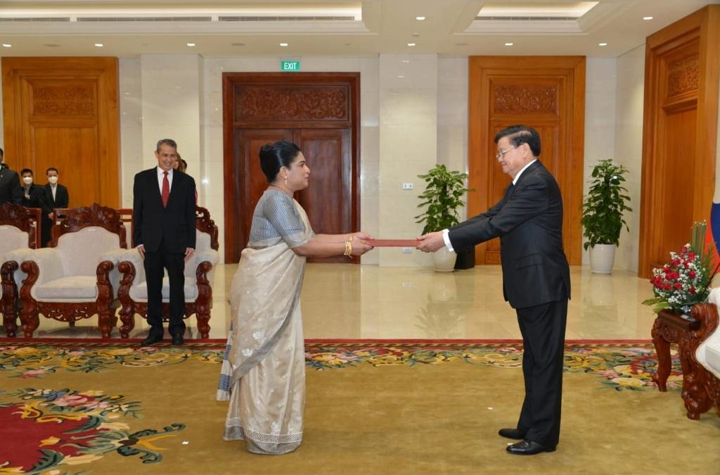 Ambassador C.A. Chaminda I. Colonne presents Letters of Credence to the President Thongloun Sisoulith of the Lao People’s Democratic Republic at Vientiane