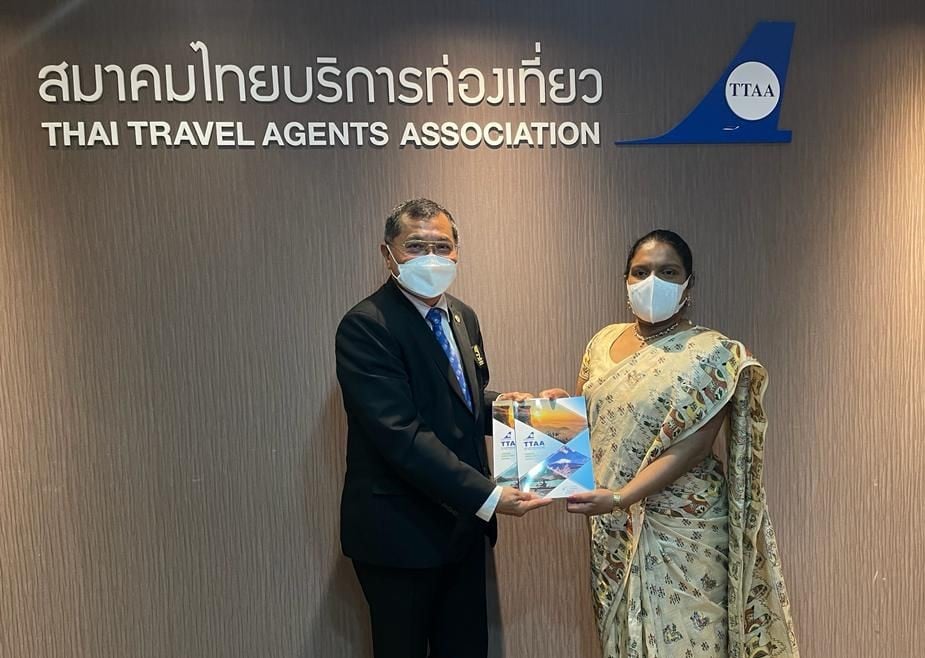 Ambassador of Sri Lanka to the Kingdom of Thailand and Permanent Representative to UNESCAP, C.A. Chaminda I. Colonne called on President Suthiphong Pheunphiphop of Thai Travel Agents Association(TTAA) on 14.02.2022 and discussed on Sri Lanka’s future collaboration with TTAA to overcome COVID-19 pandemic hit  tourism sector.