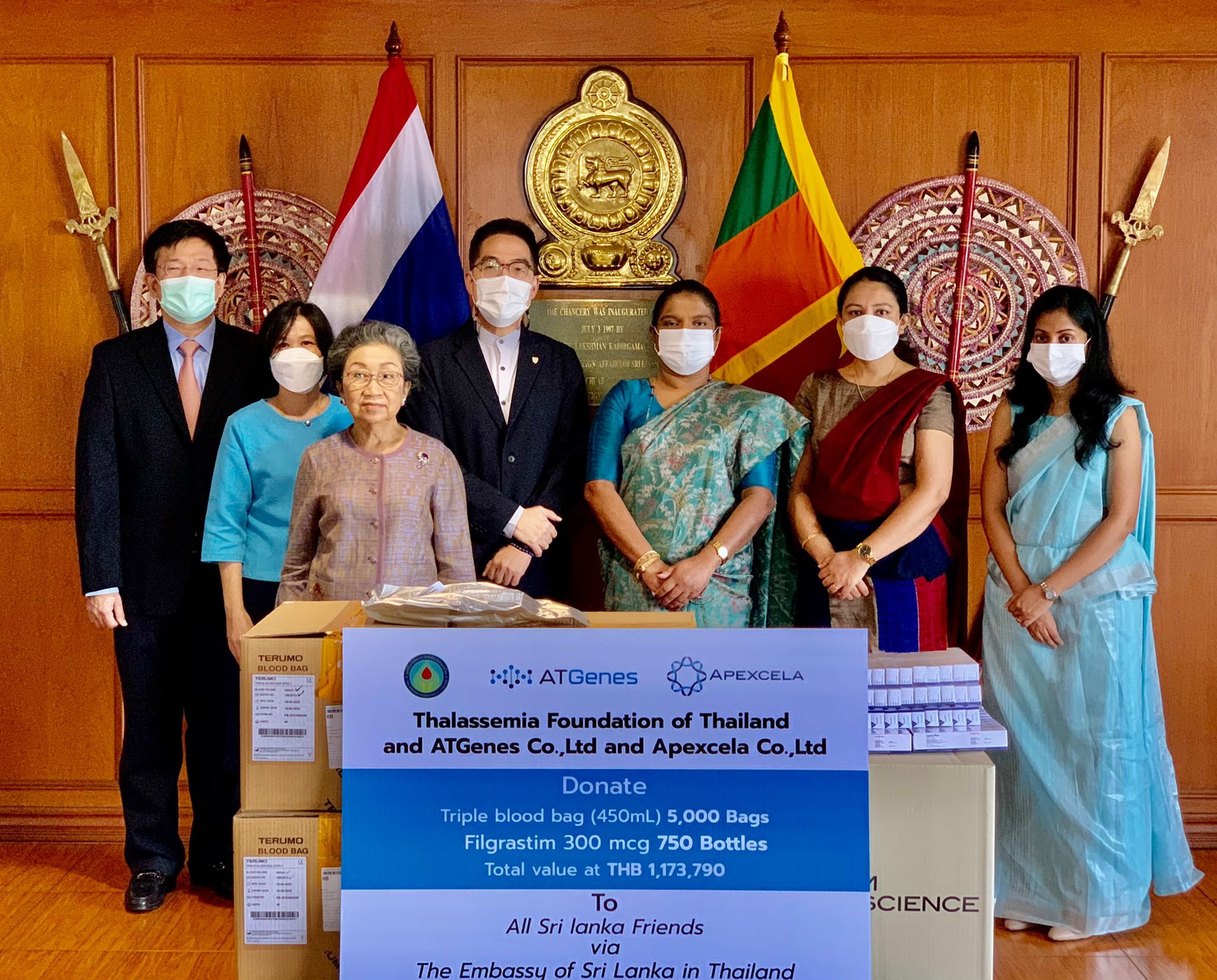 Thalassemia Foundation and Siam Bioscience Group of Thailand donates<br />
Triple 5000 blood bags and Filgrastim 750 Bottles to Sri Lanka.