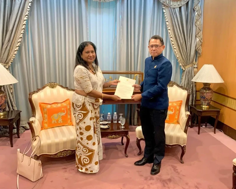 Ambassador-designate of Sri Lanka to Thailand Wijayanthi Edirisinghe presented open copies to the Director General of Protocol, Chakkrid Krachaiwong