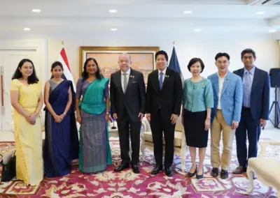 Ambassador of Sri Lanka meets the Minister of Commerce of Thailand