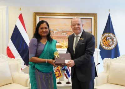 Ambassador of Sri Lanka meets the Minister of Commerce of Thailand