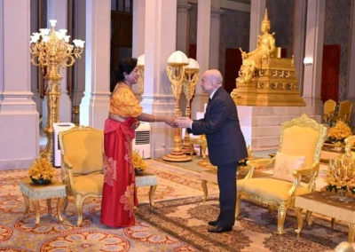 Ambassador Wijayanthi Edirisinghe presents the Letter of Credence to the His Majesty Preah Bat Samdech Preah Boromneath Norodom Sihamoni, King of Cambodia