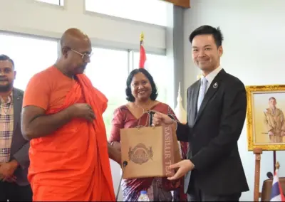 The Sri Lankan delegation discussed for bolstering religious and cultural affinity with Thailand.