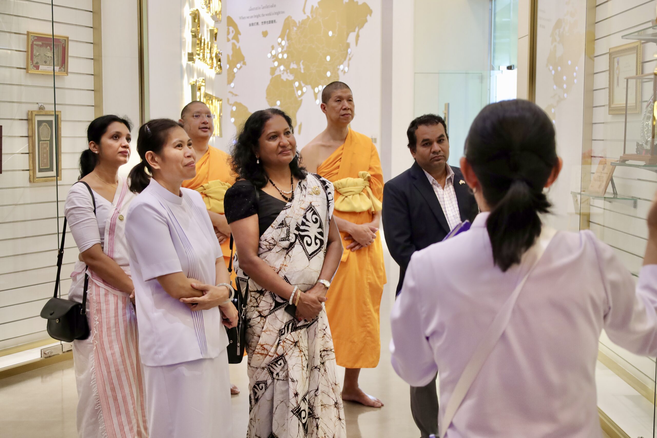 Sri Lankan Ambassador to Thailand Visits Wat Phra Dhammakaya to Strengthen Religious Relations